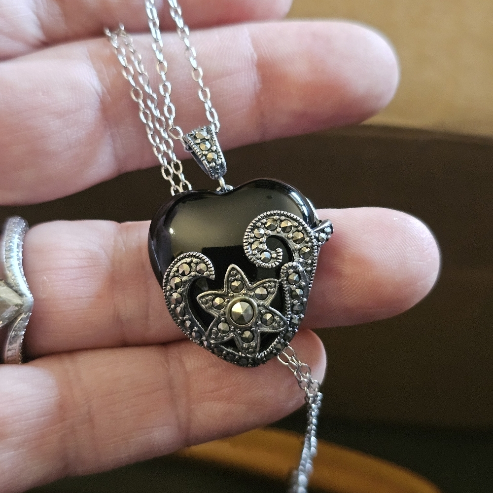 Black Heart Onyx Marcasite Pendant Necklace Filigree - Picture 6 of 9